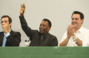 O governador Carlos Massa Ratinho Junior recebeu nesta quarta-feira (13), no Palácio Iguaçu, o campeão mundial de futebol Pelé. No evento, que contou com a presença de estudantes, atletas e ex-atletas, foram lançados a campanha Imposto Amigo do Esporte, do Governo do Estado, e o programa Esportivo Lúdico Educacional, de iniciativa de Pelé. - Curitiba, 13/03/2019 - Foto: Rodrigo Félix Leal/ANPr