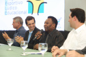 O governador Carlos Massa Ratinho Junior recebeu nesta quarta-feira (13), no Palácio Iguaçu, o campeão mundial de futebol Pelé. No evento, que contou com a presença de estudantes, atletas e ex-atletas, foram lançados a campanha Imposto Amigo do Esporte, do Governo do Estado, e o programa Esportivo Lúdico Educacional, de iniciativa de Pelé. - Curitiba, 13/03/2019 - Foto: Rodrigo Félix Leal/ANPr