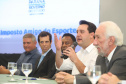 O governador Carlos Massa Ratinho Junior recebeu nesta quarta-feira (13), no Palácio Iguaçu, o campeão mundial de futebol Pelé. No evento, que contou com a presença de estudantes, atletas e ex-atletas, foram lançados a campanha Imposto Amigo do Esporte, do Governo do Estado, e o programa Esportivo Lúdico Educacional, de iniciativa de Pelé. - Curitiba, 13/03/2019 - Foto: Rodrigo Félix Leal/ANPr