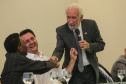 O governador Carlos Massa Ratinho Junior recebeu nesta quarta-feira (13), no Palácio Iguaçu, o campeão mundial de futebol Pelé. No evento, que contou com a presença de estudantes, atletas e ex-atletas, foram lançados a campanha Imposto Amigo do Esporte, do Governo do Estado, e o programa Esportivo Lúdico Educacional, de iniciativa de Pelé. - Curitiba, 13/03/2019 - Foto: Geraldo Bubniak/ANPr