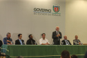 O governador Carlos Massa Ratinho Junior recebeu nesta quarta-feira (13), no Palácio Iguaçu, o campeão mundial de futebol Pelé. No evento, que contou com a presença de estudantes, atletas e ex-atletas, foram lançados a campanha Imposto Amigo do Esporte, do Governo do Estado, e o programa Esportivo Lúdico Educacional, de iniciativa de Pelé. - Curitiba, 13/03/2019 - Foto: Geraldo Bubniak/ANPr