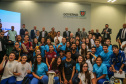 O governador Carlos Massa Ratinho Junior recebeu nesta quarta-feira (13), no Palácio Iguaçu, o campeão mundial de futebol Pelé. No evento, que contou com a presença de estudantes, atletas e ex-atletas, foram lançados a campanha Imposto Amigo do Esporte, do Governo do Estado, e o programa Esportivo Lúdico Educacional, de iniciativa de Pelé. - Curitiba, 13/03/2019 - Foto: Geraldo Bubniak/ANPr