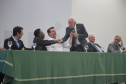 O governador Carlos Massa Ratinho Junior recebeu nesta quarta-feira (13), no Palácio Iguaçu, o campeão mundial de futebol Pelé. No evento, que contou com a presença de estudantes, atletas e ex-atletas, foram lançados a campanha Imposto Amigo do Esporte, do Governo do Estado, e o programa Esportivo Lúdico Educacional, de iniciativa de Pelé. - Curitiba, 13/03/2019 - Foto: José Fernando Ogura/ANPr