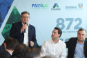 O governador Carlos Massa Ratinho Junior assinou nesta quinta-feira (14) contratos para a construção de 872 novas moradias populares em 15 municípios paranaenses. Os projetos foram desenvolvidos em diferentes programas coordenados pela Companhia de Habitação do Paraná (Cohapar) em parceria com as prefeituras e receberão investimentos de R$ 68,8 milhões. Foto: Rodrigo Felix Leal/ANPr