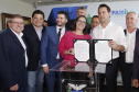 Governador Carlos Massa Ratinho Junior assina os contratos para a construção de 872 casas populares em 15 municípios paranaenses. Participaram da solenidade: presidente da Cohapar, Jorge Lange, secretários, prefeitos, empresários e lideranças dos municípios beneficiados.Curitiba, 14-03-19.Foto: Arnaldo Alves / ANPr.