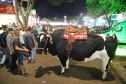 Em visita à 45ª edição da Expo Umuarama na noite desta sexta-feira (15), o governador Carlos Massa Ratinho Junior anunciou um pacote de R$ 54,7 milhões em investimentos na PR-323. Foram assinadas três licitações de obras e projetos de duplicação e ampliação da capacidade de tráfego da rodovia, que é um importante corredor da malha estadual e proporciona ligação com países do Mercosul. - Umuarama, 15/03/2019 - foto: José Fernando Ogura/ANPr