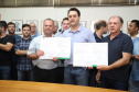 O governador Carlos Massa Ratinho Junior confirmou neste sábado (16) investimentos de R$ 2,82 milhões em obras e compra de máquinas e veículos para oito municípios da região Noroeste do Estado. Foram assinadas, na ExpoParanavaí, um dos principais eventos do agronegócio do Paraná, autorizações e homologações.   -  Paranavaí, 16/03/2019  -  Foto: José Fernando Ogura/ANPr