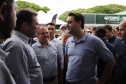 O governador Carlos Massa Ratinho Junior confirmou neste sábado (16) investimentos de R$ 2,82 milhões em obras e compra de máquinas e veículos para oito municípios da região Noroeste do Estado. Foram assinadas, na ExpoParanavaí, um dos principais eventos do agronegócio do Paraná, autorizações e homologações.   -  Paranavaí, 16/03/2019  -  Foto: José Fernando Ogura/ANPr