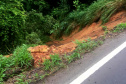 Interdição da PR-340 entre Tibagi e Telêmaco Borba, por conta de um desmoronamento de terra na tarde de sábado (16)  -  Curitiba, 17/03/2019  -  Foto: Divulgação DER