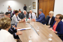 O Governo do Paraná quer estreitar as relações culturais e comerciais com a Polônia. O vice-governador Darci Piana recebeu nesta segunda-feira (18) a cônsul do país em Curitiba, Dorota Bogutyn, e uma comitiva da cidade de Pozna&#324;, formada pelo prefeito Jan Grabkowski Starosta e membros das secretarias da prefeitura.  -  Curitiba, 18/03/2019  -  Foto: José Fernando Ogura/ANPr