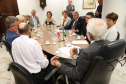 O Governo do Paraná quer estreitar as relações culturais e comerciais com a Polônia. O vice-governador Darci Piana recebeu nesta segunda-feira (18) a cônsul do país em Curitiba, Dorota Bogutyn, e uma comitiva da cidade de Pozna&#324;, formada pelo prefeito Jan Grabkowski Starosta e membros das secretarias da prefeitura.  -  Curitiba, 18/03/2019  -  Foto: José Fernando Ogura/ANPr