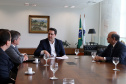 Governador Carlos Massa Ratinho Junior durante reunião com o secretário Nacional de Segurança Pública, general Guilherme Theóphilo e o secretário estadual da Segurança Pública e Administração Penitenciária, general Luiz Felipe Carbonell - Curitiba, 19/03/2019 - Foto Gilson Abreu/ANPr