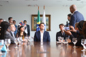 O governador Carlos Massa Ratinho Massa sanciona  a lei que institui o Dia Estadual de Luta pela Eliminação da Discriminação Racial. Foto: José Fernando Ogura/ANPr