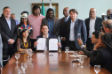 O governador Carlos Massa Ratinho Massa sanciona  a lei que institui o Dia Estadual de Luta pela Eliminação da Discriminação Racial. Foto: José Fernando Ogura/ANPr