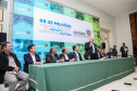 O governador Carlos Massa Ratinho Junior autoriza nesta quinta-feira (21) recursos para obras de recape asfáltico em ruas de 36 bairros de Curitiba. A assinatura contou com a presença do prefeito Rafael Greca e o secretário de Estado do Desenvolvimento Urbano, João Carlos Ortega, no Palácio Iguaçu, Curitiba, 21/03/2019 - Foto: Geraldo Bubniak/ANPr
