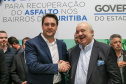 O governador Carlos Massa Ratinho Junior autoriza nesta quinta-feira (21) recursos para obras de recape asfáltico em ruas de 36 bairros de Curitiba. A assinatura contou com a presença do prefeito Rafael Greca e o secretário de Estado do Desenvolvimento Urbano, João Carlos Ortega, no Palácio Iguaçu, Curitiba, 21/03/2019 - Foto: Geraldo Bubniak/ANPr