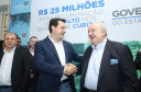 O governador Carlos Massa Ratinho Junior autoriza nesta quinta-feira (21) recursos para obras de recape asfáltico em ruas de 36 bairros de Curitiba. A assinatura contou com a presença do prefeito Rafael Greca e o secretário de Estado do Desenvolvimento Urbano, João Carlos Ortega, no Palácio Iguaçu, Curitiba, 21/03/2019 - Foto: Rodrigo Felix Leal/ANPr