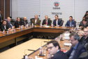 O governador Carlos Massa Ratinho Junior apresentou nesta quinta-feira (21) a procuradores e promotores do Ministério Público do Paraná (MPPR) o planejamento do Estado para a próxima década, com projetos estruturantes, investimentos sociais e parcerias público-privadas, além de uma visão inovadora sobre o agronegócio.

. Foto: Rodrigo Felix Leal/ANPr