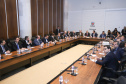 O governador Carlos Massa Ratinho Junior apresentou nesta quinta-feira (21) a procuradores e promotores do Ministério Público do Paraná (MPPR) o planejamento do Estado para a próxima década, com projetos estruturantes, investimentos sociais e parcerias público-privadas, além de uma visão inovadora sobre o agronegócio.

 Foto: Rodrigo Felix Leal/ANPr