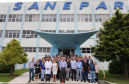 A Companhia de Saneamento do Paraná (Sanepar) está comemorando os 50 anos da Estação de Tratamento de Água (ETA) Iguaçu, a mais antiga em funcionamento em Curitiba e uma das mais importantes estações da Sanepar. Com área construída de 1.480 metros quadrados, a ETA fica no bairro Uberaba, na Marginal da BR 277, já na saída para o Litoral do Estado. Na foto, Saneparianos comemoram os 50 anos da ETA Iguaçu em evento sobre melhorias   -  Curitiba, 26 03 2019  -  Foto: Arquivo Sanepar