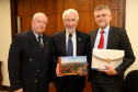 Consul Geral da Alemanha em São Paulo Axel Zeidler, e Cônsul Honorário da Alemanha em Curitiba Andreas F.H. Hoffrichter ,com o Vice-governador Darci Piana.Foto Gilson Abreu