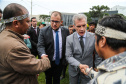 O Chefe de Gabinete do Governador Ratinho Junior,  Daniel Vilas Bôas Rocha  e o secretario de Comunicação do Estado, Hudson José estiveram com integrantes da aldeia Tupã Nhe´é Kretã, que fazem protesto nacional contrário à extinção da Secretaria Especial de Saúde Indígena (Sesai), unidade vinculada ao Ministério da Saúde em frente ao Palacio Iguacu.  O governador do Estado cumpre agenda em São Paulo nesta quinta-feira. Curitiba, 28/03/2019 -  Foto: Geraldo Bubniak/ANPr