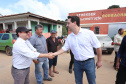 Cerca de oito mil pessoas serão beneficiadas pela obra de pavimentação da Estrada do Socavão, principal distrito de Castro, nos Campos Gerais. Nesta sexta-feira (29), o governador Carlos Massa Ratinho Junior esteve no município e assinou a ordem de serviço para pavimentar um trecho de nove quilômetros da estrada que liga o distrito de Socavão até a região do Pinheirão, em direção à PR-090.  -  Castro, 29/03/2019  -  Foto: Rodrigo Félix Leal/ANPr