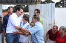 Cerca de oito mil pessoas serão beneficiadas pela obra de pavimentação da Estrada do Socavão, principal distrito de Castro, nos Campos Gerais. Nesta sexta-feira (29), o governador Carlos Massa Ratinho Junior esteve no município e assinou a ordem de serviço para pavimentar um trecho de nove quilômetros da estrada que liga o distrito de Socavão até a região do Pinheirão, em direção à PR-090.  -  Castro, 29/03/2019  -  Foto: Rodrigo Félix Leal/ANPr