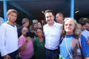 Cerca de oito mil pessoas serão beneficiadas pela obra de pavimentação da Estrada do Socavão, principal distrito de Castro, nos Campos Gerais. Nesta sexta-feira (29), o governador Carlos Massa Ratinho Junior esteve no município e assinou a ordem de serviço para pavimentar um trecho de nove quilômetros da estrada que liga o distrito de Socavão até a região do Pinheirão, em direção à PR-090. - Castro, 29/03/2019 - Foto: Rodrigo Félix Leal/ANPr