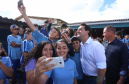 Cerca de oito mil pessoas serão beneficiadas pela obra de pavimentação da Estrada do Socavão, principal distrito de Castro, nos Campos Gerais. Nesta sexta-feira (29), o governador Carlos Massa Ratinho Junior esteve no município e assinou a ordem de serviço para pavimentar um trecho de nove quilômetros da estrada que liga o distrito de Socavão até a região do Pinheirão, em direção à PR-090.  -  Castro, 29/03/2019  -  Foto: Rodrigo Félix Leal/ANPr