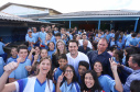 Cerca de oito mil pessoas serão beneficiadas pela obra de pavimentação da Estrada do Socavão, principal distrito de Castro, nos Campos Gerais. Nesta sexta-feira (29), o governador Carlos Massa Ratinho Junior esteve no município e assinou a ordem de serviço para pavimentar um trecho de nove quilômetros da estrada que liga o distrito de Socavão até a região do Pinheirão, em direção à PR-090. - Castro, 29/03/2019 - Foto: Rodrigo Félix Leal/ANPr
