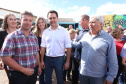 Cerca de oito mil pessoas serão beneficiadas pela obra de pavimentação da Estrada do Socavão, principal distrito de Castro, nos Campos Gerais. Nesta sexta-feira (29), o governador Carlos Massa Ratinho Junior esteve no município e assinou a ordem de serviço para pavimentar um trecho de nove quilômetros da estrada que liga o distrito de Socavão até a região do Pinheirão, em direção à PR-090. - Castro, 29/03/2019 - Foto: Rodrigo Félix Leal/ANPr