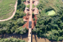 O Departamento de Estradas de Rodagem do Paraná (DER-PR) vai liberar na manhã deste sábado (30) o tráfego sobre a ponte do Rio da Anta, na PR-082. O trecho liga o município de Douradina à Santa Felicidade, distrito de Tapira, no Noroeste do Estado. O local estava totalmente interditado desde 7 de janeiro, quando parte do pavimento da cabeceira da ponte cedeu na altura do km 568 devido às chuvas.  -  Curitiba, 29/03/2019  -  Foto: Divulgação DER