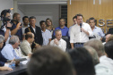 Pavimentação asfáltica, pista de caminhada e aquisição de equipamentos e veículos são algumas das ações que oito municípios do Noroeste do Paraná farão com recursos do Governo do Estado. O governador Carlos Massa Ratinho Junior esteve nesta sexta-feira (29) na sede da Associação dos Municípios do Setentrião Paranaense (Amusep), em Maringá, e homologou e autorizou editais de licitação que somam R$ 5,39 milhões. - Maringá, 29/03/2019 - Foto: Arnaldo Alves/ANPr