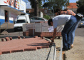 Paranacidade apresenta uso alternativo de pavimentação. O Superintendente executivo do Paranacidade, Álvaro Cabrini, durante vistoria a obras de revitalização de calçadas em Piraquara, na Região Metropolitana de Curitiba. Piraquara, 02/04/2019  -  Foto: Divulgação Sedu/Paranacidade