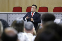 O controlador geral do Estado, Raul Siqueira, durante a apresentação do programa de compliance para servidores públicos, das secretarias, autarquias e empresas públicas. Curitiba, 03-04-19.Foto: Arnaldo Alves / ANPr.