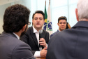 O governador Carlos Massa Ratinho Junior anunciou a redução nas taxas de juros das operações de crédito da Fomento Paraná, instituição financeira estadual que oferece crédito a empreendedores. - Curitiba, 03/04/2019  -  Foto: Gilson Abreu/ANPr