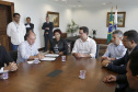 O governador Carlos Massa Ratinho Jr assinou no Palácio Iguaçu, decreto prorrogando a isenção do transporte para PCD (Pessoa Com Deficiência). Presentes na solenidade: prefeito de Curitiba, Rafael Greca de Macedo; secretário de Desenvolvimento Urbano, João Carlos Ortega; diretor presidente da Comec, Gilson dos Santos, entre outros.Curitiba, 09-04-19.Foto: Arnaldo Alves / ANPr.