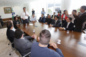 O governador Carlos Massa Ratinho Jr assinou no Palácio Iguaçu, decreto prorrogando a isenção do transporte para PCD (Pessoa Com Deficiência). Presentes na solenidade: prefeito de Curitiba, Rafael Greca de Macedo; secretário de Desenvolvimento Urbano, João Carlos Ortega; diretor presidente da Comec, Gilson dos Santos, entre outros.Curitiba, 09-04-19.Foto: Arnaldo Alves / ANPr.