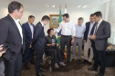 O governador Carlos Massa Ratinho Jr assinou no Palácio Iguaçu, decreto prorrogando a isenção do transporte para PCD (Pessoa Com Deficiência). Presentes na solenidade: prefeito de Curitiba, Rafael Greca de Macedo; secretário de Desenvolvimento Urbano, João Carlos Ortega; diretor presidente da Comec, Gilson dos Santos, entre outros.Curitiba, 09-04-19.Foto: Arnaldo Alves / ANPr.