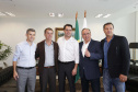 O governador Carlos Massa Ratinho Jr assinou no Palácio Iguaçu, decreto prorrogando a isenção do transporte para PCD (Pessoa Com Deficiência). Presentes na solenidade: prefeito de Curitiba, Rafael Greca de Macedo; secretário de Desenvolvimento Urbano, João Carlos Ortega; diretor presidente da Comec, Gilson dos Santos, entre outros.Curitiba, 09-04-19.Foto: Arnaldo Alves / ANPr.