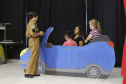 Alunos do Colégio Estadual Barão de Antonina, em Rio Negro, apresentam a peça de teatro "Conscientização do Uso da Cadeirinha" em automóveis. Rio Negro, 13-03-19.Foto: Arnaldo Alves / ANPr.