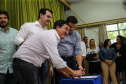 O governador Carlos Massa Ratinho Junior assina ordem de serviço para construção de Escola em Mauá da Serra nesta quarta-feira (10). Mauá da Serra, 10/04/2019 - Foto: Geraldo Bubniak/ANPr