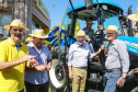 O vice governador Darci Piana faz a  entrega de tratores para agricultores familiares. Os equipamentos são do programa Trator Solidário, na Expolondrina nesta quinta-feira (11).  Londrina, 11/04/2019 -  Foto: Geraldo Bubniak/ANPr