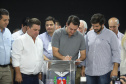 O governador Carlos Massa Ratinho Junior afirmou nesta sexta-feira (12), em encontro com prefeitos de cidades da região Norte, realizado na ExpoLondrina, que o programa de transferência da sede administrativa para cidades do interior fortalece a presença do governo junto à população e agiliza o encaminhamento das demandas regionais.  -  Londrina, 12/04/2019  -  Foto: Rodrigo Félix Leal/ANPr