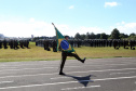 O Exército Brasileiro completa 371 anos em abril. Nesta quarta-feira (17), para celebrar a data, a 5ª Divisão de Exército realizou no Forte Pinheirinho, em Curitiba, uma solenidade militar com apresentação da banda da corporação e desfiles. Também foram entregues Medalhas de Ordem do Mérito Militar e diplomas a 20 civis e militares. O secretário de Estado da Segurança Pública e da Administração Penitenciária, Luiz Felipe Carbonell, participou da solenidade.
Foto Gilson Abreu ANPr