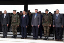 O Exército Brasileiro completa 371 anos em abril. Nesta quarta-feira (17), para celebrar a data, a 5ª Divisão de Exército realizou no Forte Pinheirinho, em Curitiba, uma solenidade militar com apresentação da banda da corporação e desfiles. Também foram entregues Medalhas de Ordem do Mérito Militar e diplomas a 20 civis e militares. O secretário de Estado da Segurança Pública e da Administração Penitenciária, Luiz Felipe Carbonell, participou da solenidade.
Foto Gilson Abreu ANPr