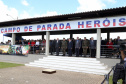 O Exército Brasileiro completa 371 anos em abril. Nesta quarta-feira (17), para celebrar a data, a 5ª Divisão de Exército realizou no Forte Pinheirinho, em Curitiba, uma solenidade militar com apresentação da banda da corporação e desfiles. Também foram entregues Medalhas de Ordem do Mérito Militar e diplomas a 20 civis e militares. O secretário de Estado da Segurança Pública e da Administração Penitenciária, Luiz Felipe Carbonell, participou da solenidade.
Foto Gilson Abreu ANPr
