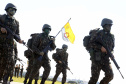 O Exército Brasileiro completa 371 anos em abril. Nesta quarta-feira (17), para celebrar a data, a 5ª Divisão de Exército realizou no Forte Pinheirinho, em Curitiba, uma solenidade militar com apresentação da banda da corporação e desfiles. Também foram entregues Medalhas de Ordem do Mérito Militar e diplomas a 20 civis e militares. O secretário de Estado da Segurança Pública e da Administração Penitenciária, Luiz Felipe Carbonell, participou da solenidade.
Foto Gilson Abreu ANPr