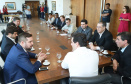O governador Carlos Massa Ratinho Junior e o presidente da J.Macêdo, Walter Faria Junior, oficializaram nesta quinta-feira (18) a adesão da empresa ao programa Paraná Competitivo e investimentos de R$ 500 milhões em um complexo industrial de manipulação de trigo em Londrina, no Norte do Estado. Foto: Rodrigo Felix Leal/ANPr